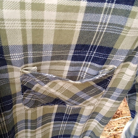 Rue 21 Flannel light weight shirt size small - Picture 4 of 4